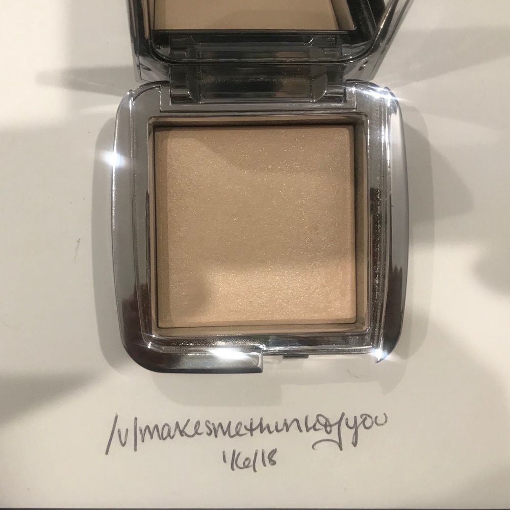 Hourglass Ambient Strobe Highlighter